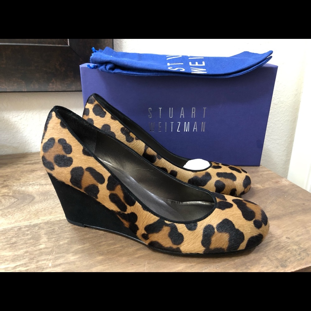 STUART WEITZMAN New In Box $395 Womens Animal Print Ponyhair Wedge Pumps Size 7M